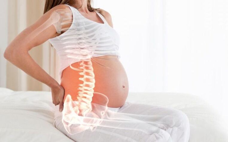Femeile însărcinate suferă de dureri la nivelul coloanei vertebrale între omoplați din cauza sarcinii crescute asupra mușchilor spatelui
